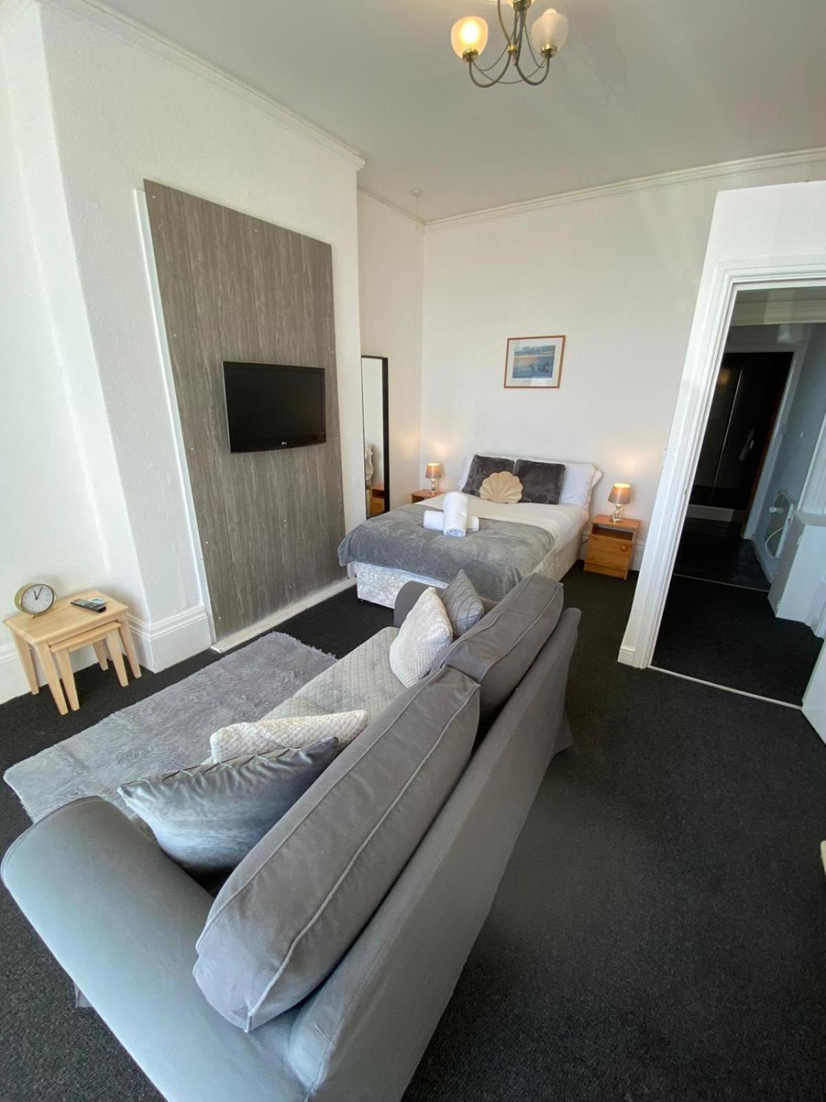 Farina No1, Sea View Studio Sleeping 2 Guests Bridlington Exterior photo
